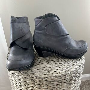 Jambu Sport Wedge Design Women’s Boot with Velcro Faux Fur Lining